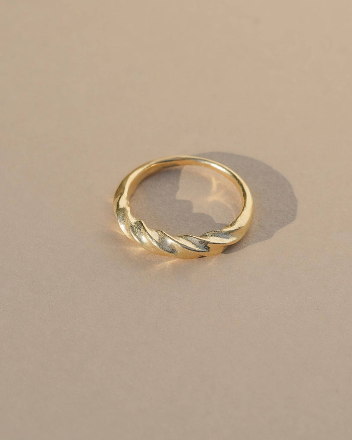 Breezy Ring