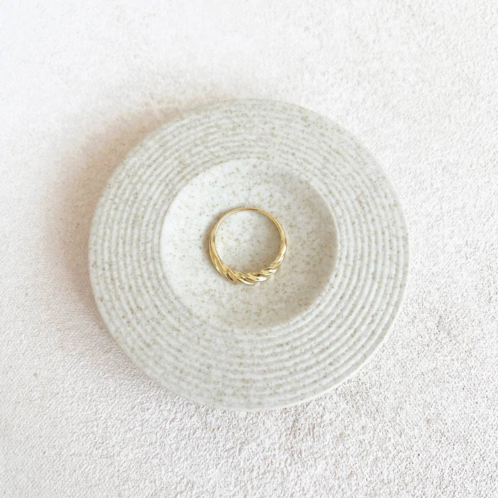 Breezy Ring