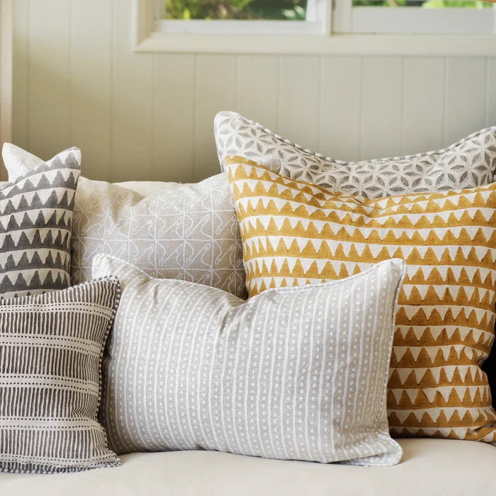 Hakuro Chalk Lumbar Pillow