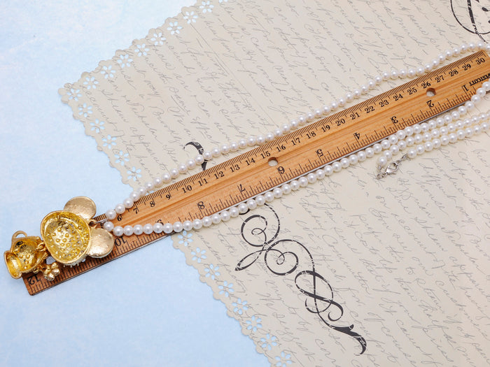 Pearl Bead Strand Daisy Flower Mouse Pendant Necklace