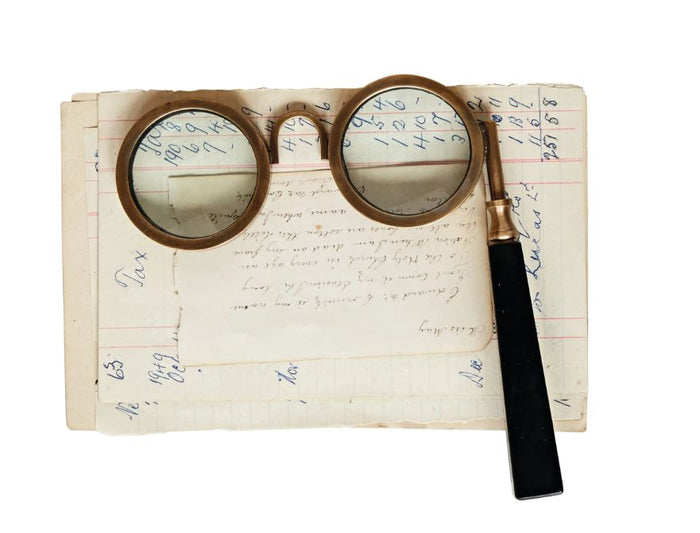 Spectacle Magnifying Glass